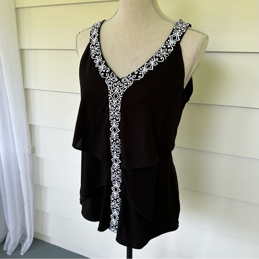 Embroidered, tiered tank, EUC